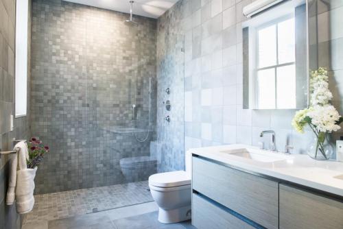 contemporary-bathroom-in-manhattan-raj-kitchen-and-bath